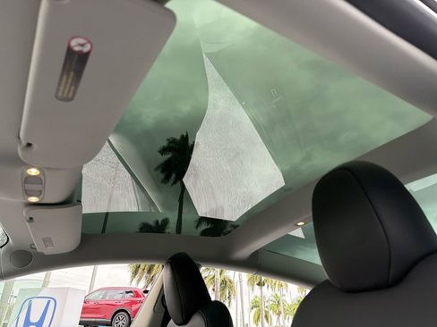 Used 2023 Tesla Model 3 Standard Range image 32