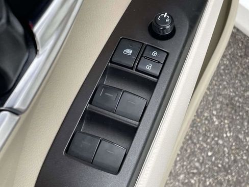 Used 2022 Toyota Camry LE image 17