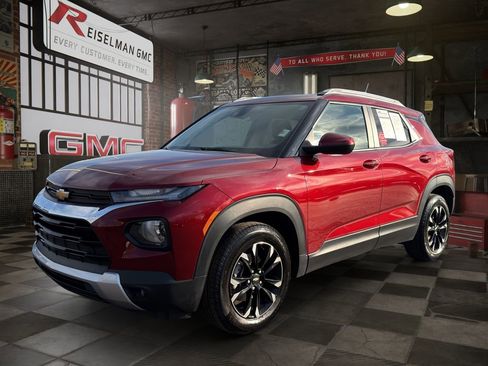 Certified 2023 Chevrolet TrailBlazer LT FWD image 1
