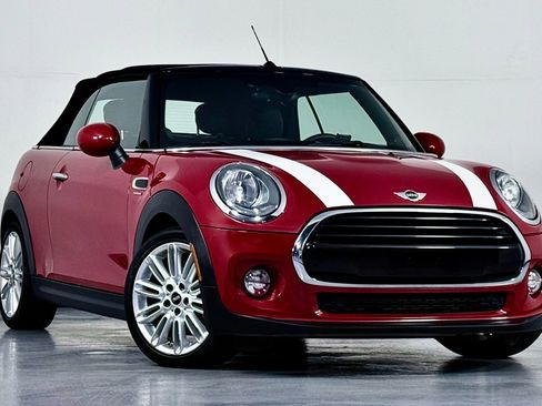 Used 2018 MINI Cooper Convertible image 16