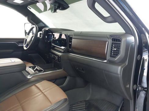 Used 2024 Chevrolet Silverado 2500 High Country w/ High Country Premium Package AWD/4WD image 29