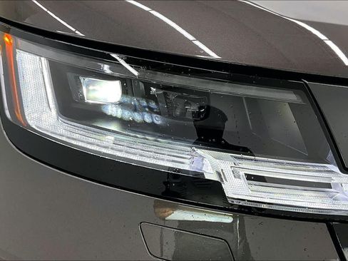 Used 2025 Land Rover Range Rover SE AWD/4WD image 28