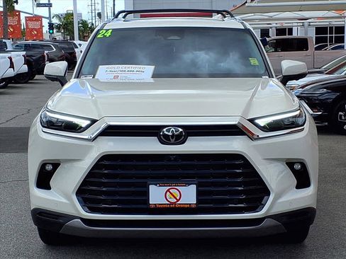 Certified 2024 Toyota Grand Highlander FWD image 2