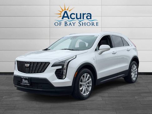 Used 2022 Cadillac XT4 Luxury w/ Cold Weather Package AWD/4WD image 1
