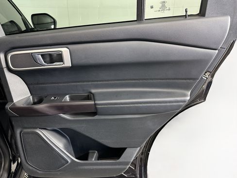 Used 2020 Ford Explorer XLT w/ Equipment Group 202A image 32