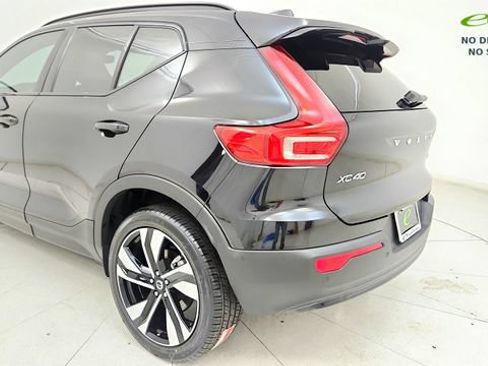 Used 2024 Volvo XC40 B5 Plus w/ Protection Package Premier AWD/4WD image 26