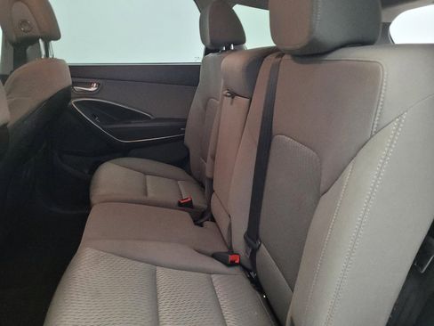 Used 2018 Hyundai Santa Fe SE image 18