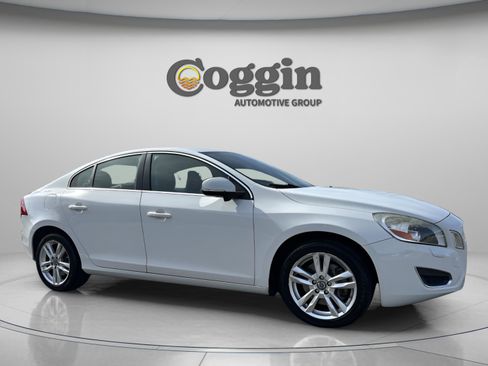 Used 2013 Volvo S60 T5 image 8