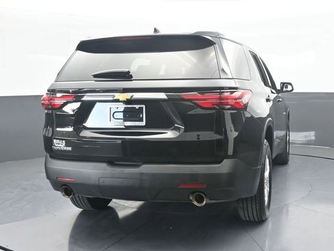 Used 2023 Chevrolet Traverse LS image 5
