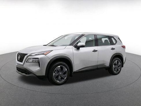 Used 2025 Nissan Rogue SV FWD image 3