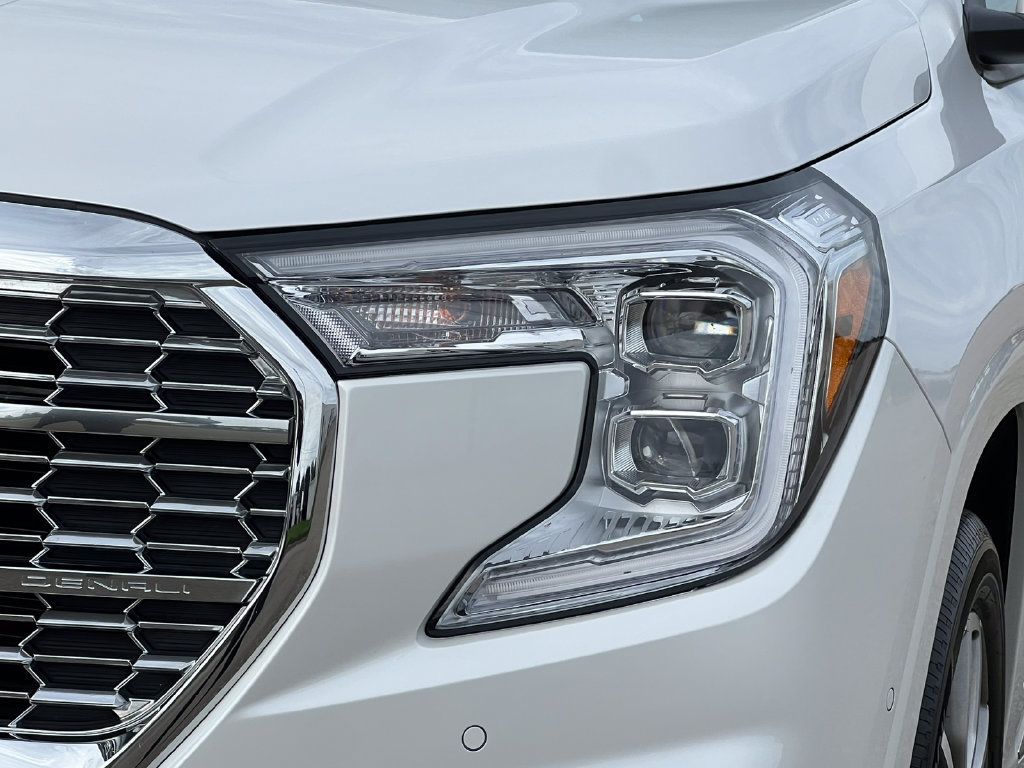 Used 2023 GMC Terrain Denali w/ Denali Premium Package AWD/4WD image 43