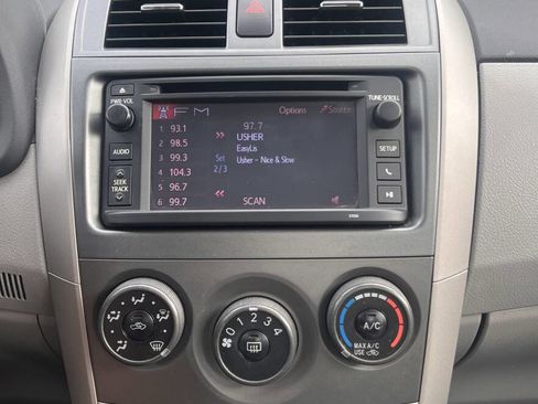 Used 2013 Toyota Corolla LE Special Edition image 23