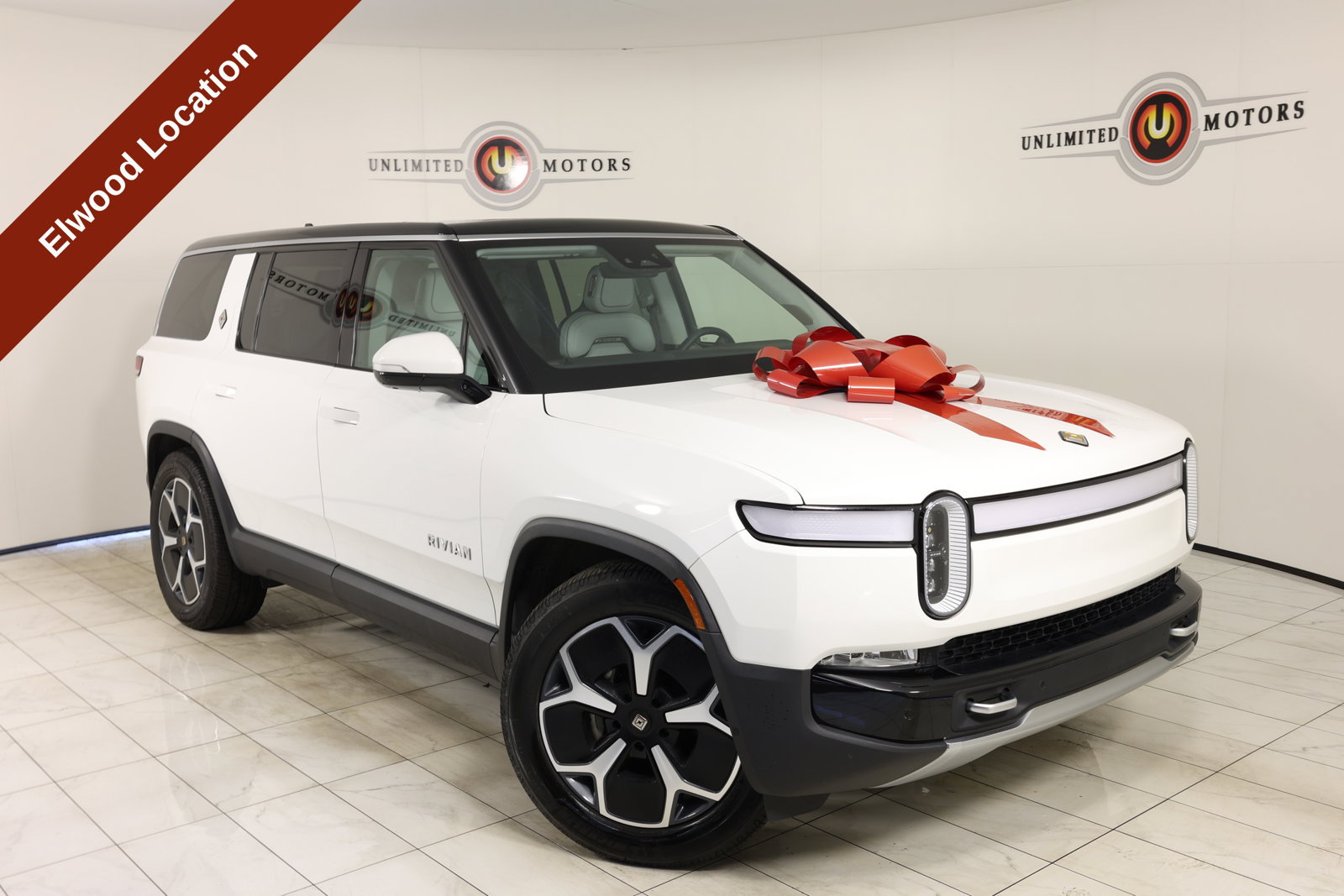 Used 2023 Rivian R1S Adventure Dual AWD/4WD image 1