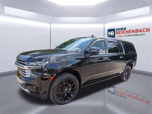 Used 2023 Chevrolet Suburban High Country w/ Premium Package 2 AWD/4WD image 8