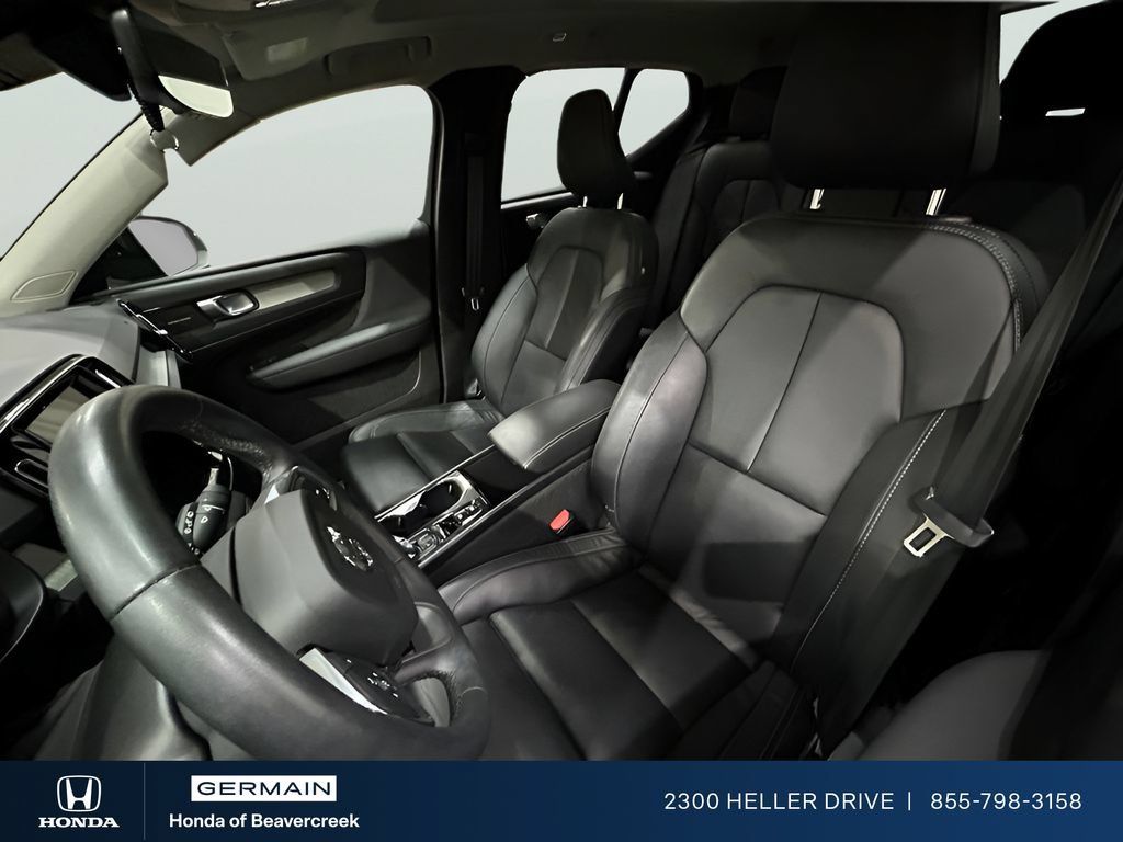 Used 2023 Volvo XC40 B4 Ultimate FWD image 26