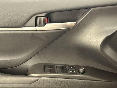 Used 2024 Toyota Camry SE FWD image 19