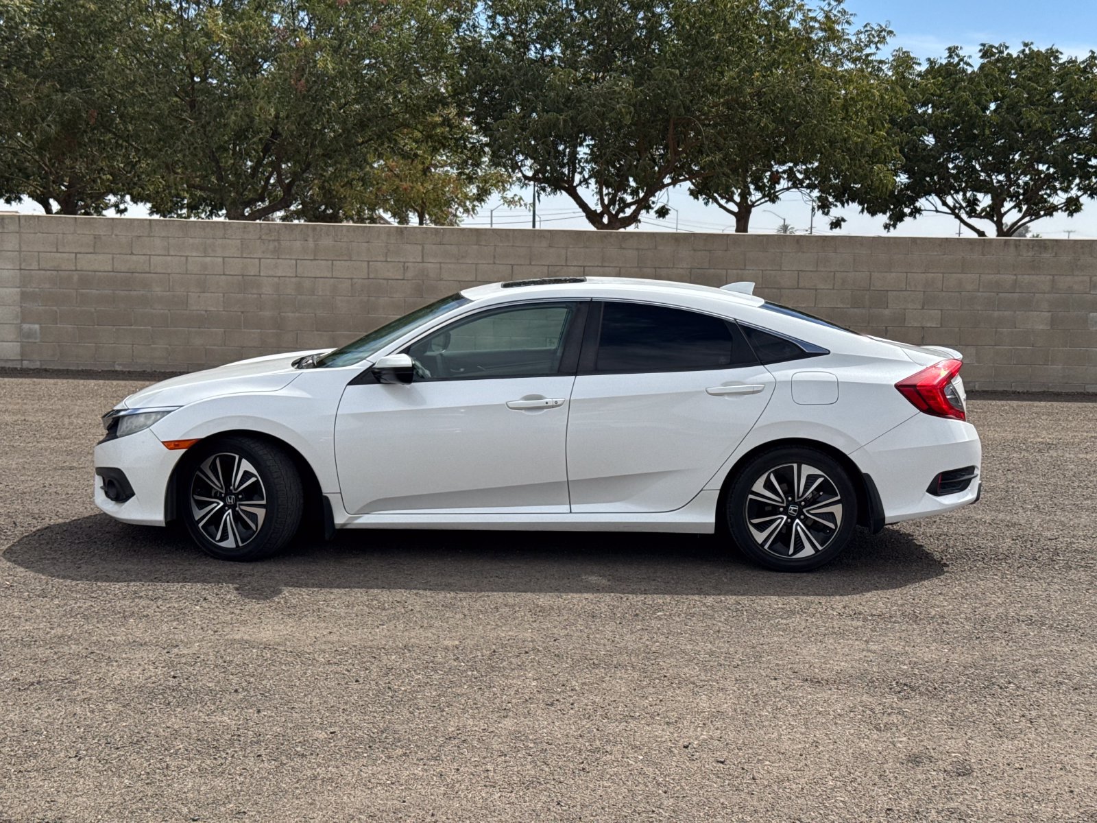Used 2016 Honda Civic EX-L image 7