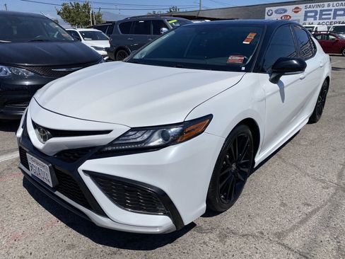 Used 2021 Toyota Camry XSE w/ Carpet Mat Package (TMS) FWD image 2