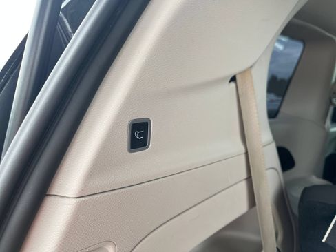 Used 2024 Chrysler Voyager LX FWD image 22