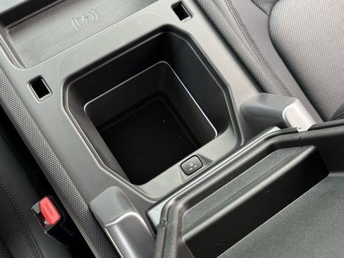 Used 2023 Land Rover Defender 110 75th Limited Edition image 13