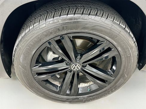 Used 2023 Volkswagen Atlas Cross Sport SEL R-Line image 33