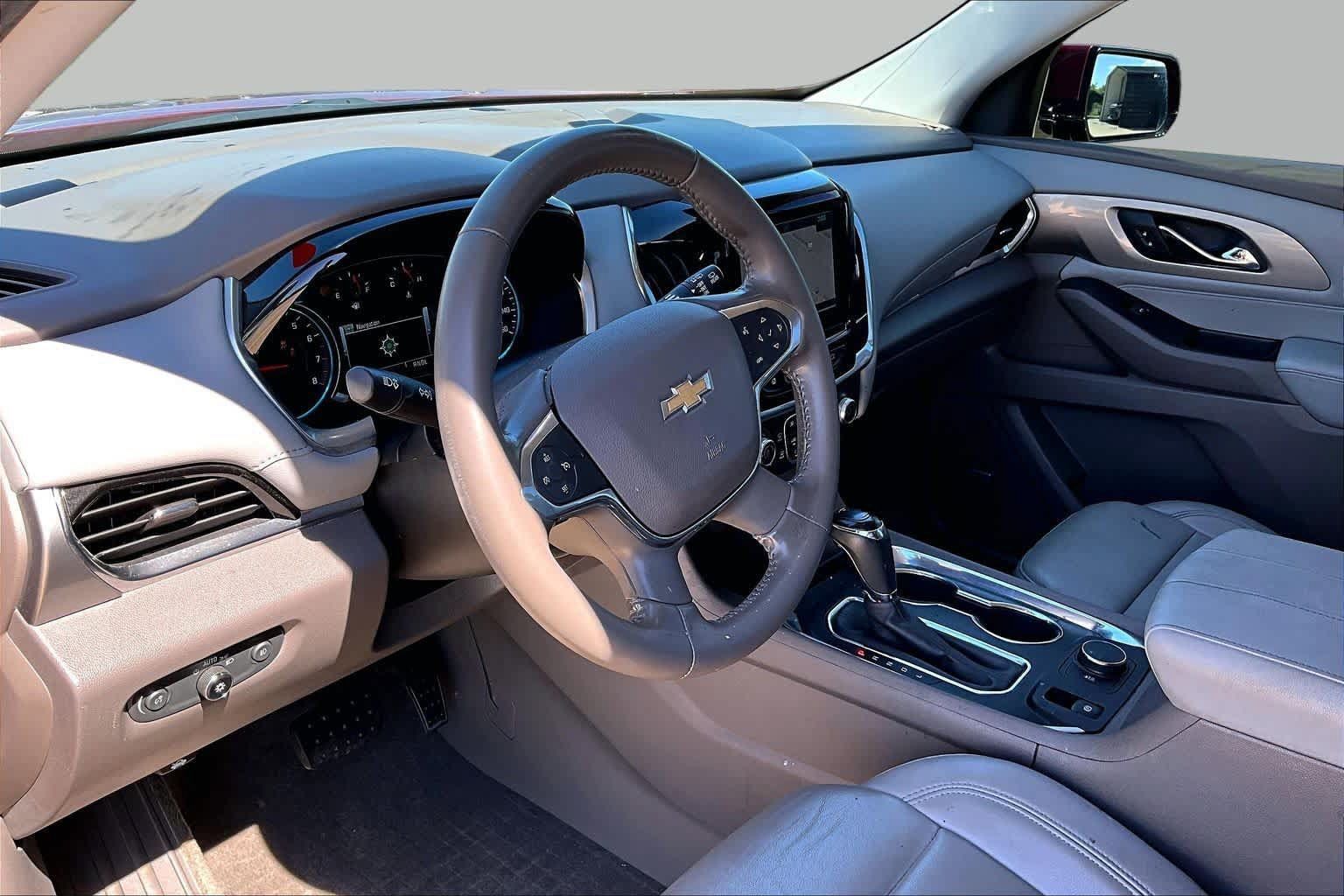 Used 2018 Chevrolet Traverse LT w/ LPO, Floor Liner Package FWD image 16
