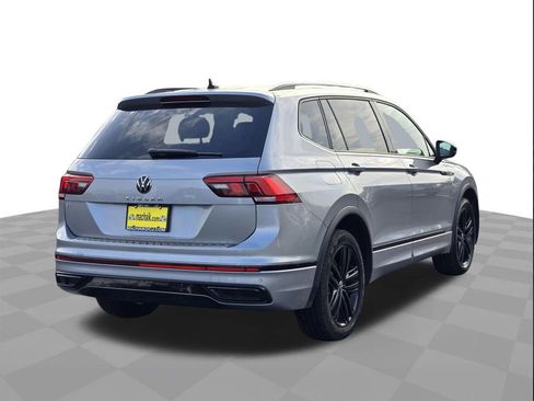 Used 2022 Volkswagen Tiguan SE R-Line FWD image 4