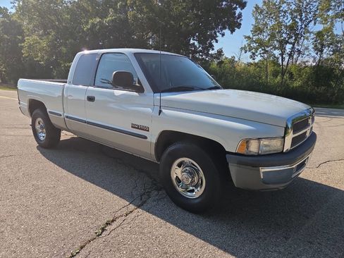 Used 1998 Dodge Ram 2500 Truck 2WD Quad Cab image 7
