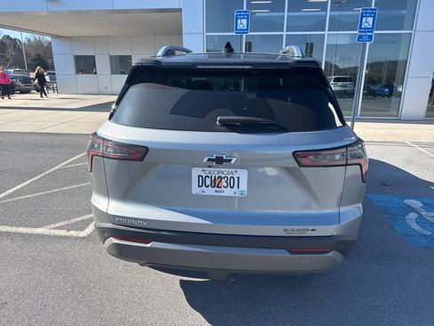 Used 2025 Chevrolet Equinox LT w/ Convenience Package II image 7