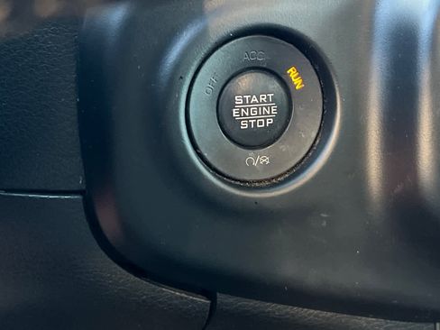 Used 2020 Jeep Wrangler Unlimited Sport image 25