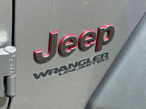 Used 2018 Jeep Wrangler Unlimited Rubicon AWD/4WD image 23