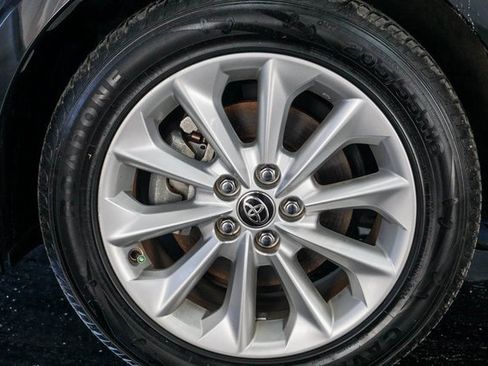 Used 2022 Toyota Corolla LE image 4