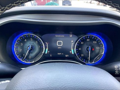 Used 2023 Chrysler Pacifica Touring-L FWD image 20