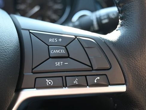 Used 2021 Nissan Rogue Sport SV AWD/4WD image 35