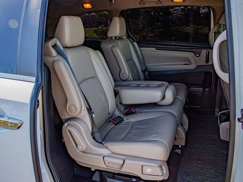 Used 2021 Honda Odyssey EX-L image 18