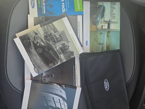 Used 2018 Ford Escape SE w/ SE Sync 3 Package AWD/4WD image 44