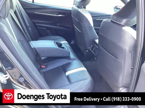 Used 2025 Toyota Camry SE image 19