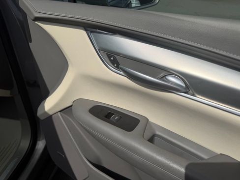Used 2018 Cadillac XT5 Luxury w/ Driver Awareness Package FWD image 31
