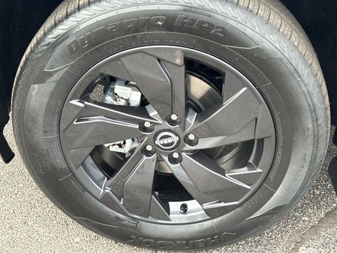 New 2026 Nissan Rogue SV image 9