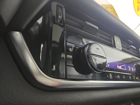 Used 2023 Nissan Rogue SL image 26