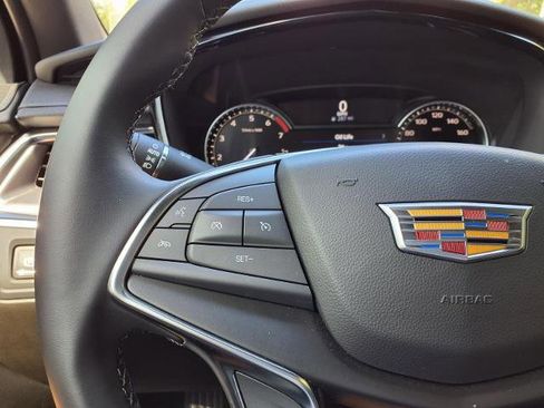 New 2026 Cadillac XT5 Luxury image 18