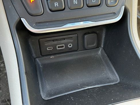 Used 2018 GMC Terrain Denali w/ Advanced Safety Package image 16