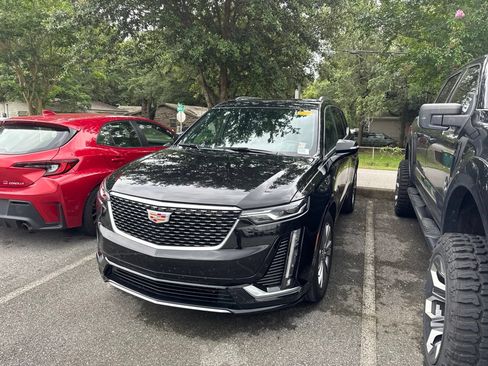 Used 2025 Cadillac XT6 Premium Luxury FWD image 1