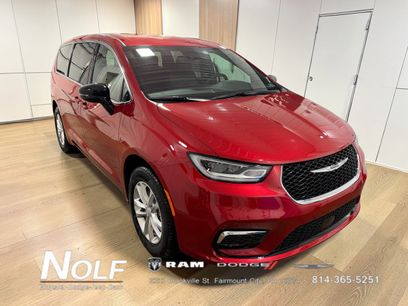 New 2026 Chrysler Pacifica Select