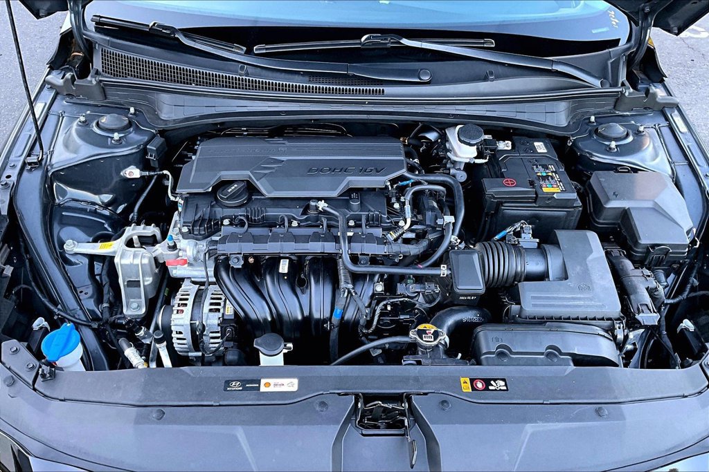 Used 2023 Hyundai Elantra Limited FWD image 21