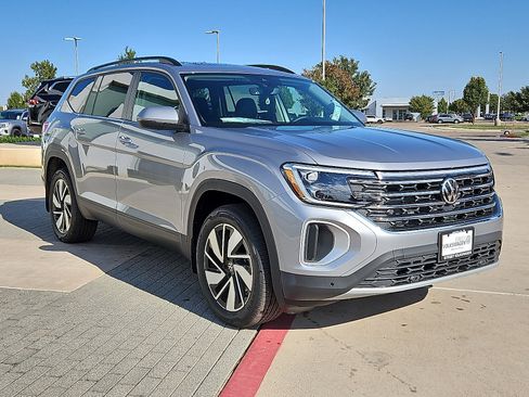 New 2026 Volkswagen Atlas SE image 4