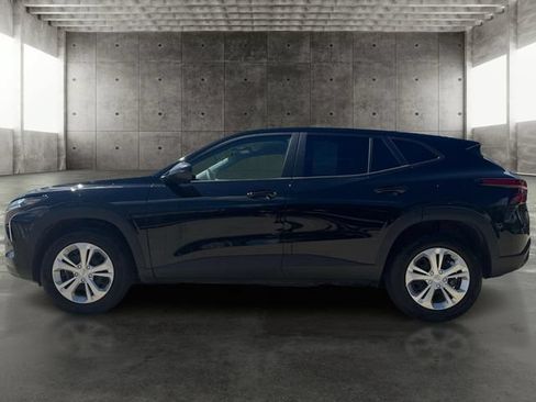 Used 2026 Chevrolet Trax LS FWD image 8