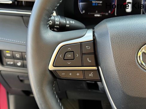 Used 2023 Toyota Highlander Platinum image 19