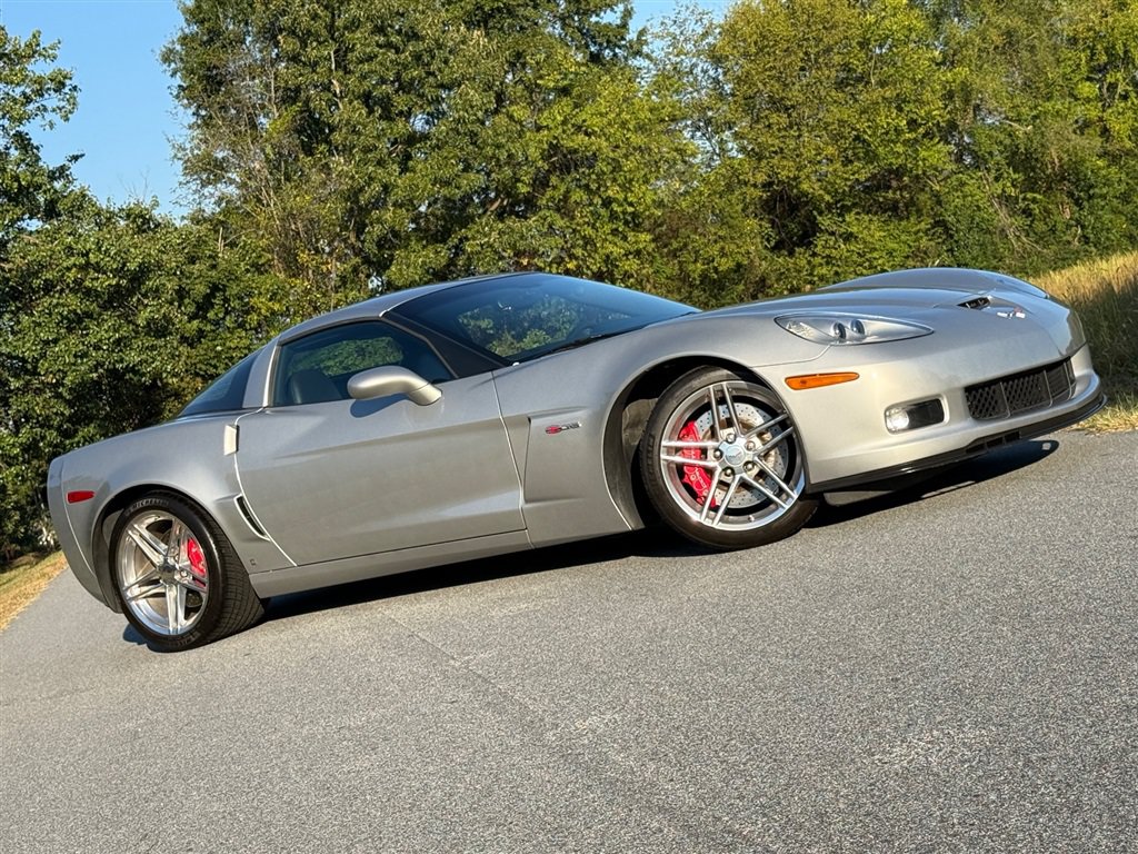 Used 2006 Chevrolet Corvette Z06 w/ Preferred Equipment Group RWD image 18