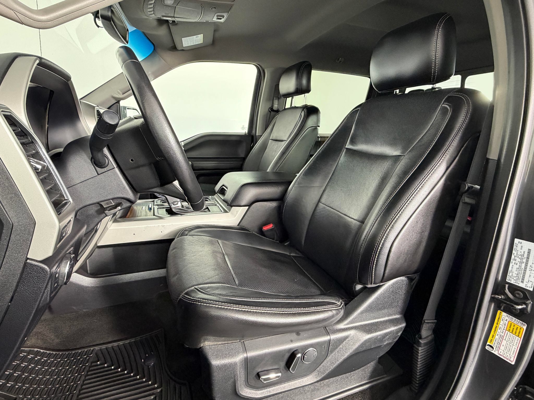 Used 2017 Ford F150 Lariat w/ Equipment Group 501A Mid AWD/4WD image 30